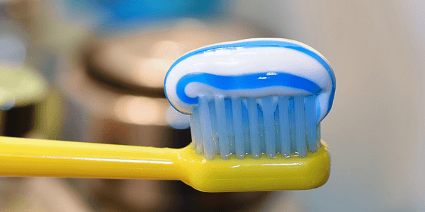 Dowiedz się, jak wybrać najlepszą pastę do zębów
